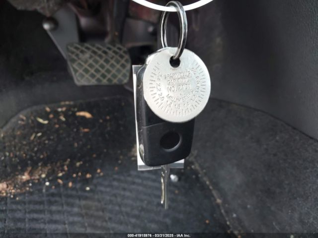 1VWBA7A33JC031098 Volkswagen Passat 2.0t Se