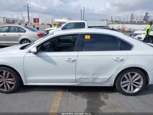 1VWBA7A33JC031098 Volkswagen Passat 2.0t Se