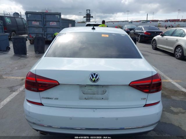 1VWBA7A33JC031098 Volkswagen Passat 2.0t Se