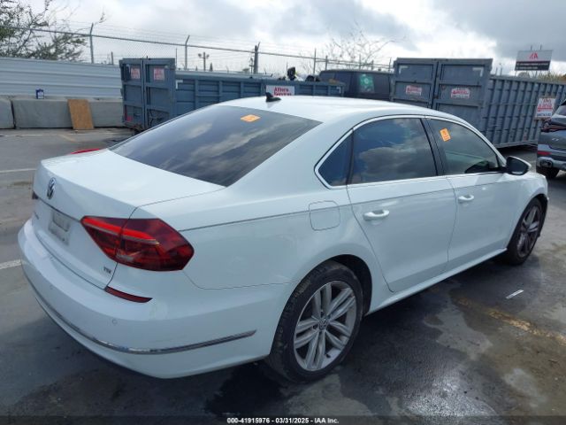 1VWBA7A33JC031098 Volkswagen Passat 2.0t Se
