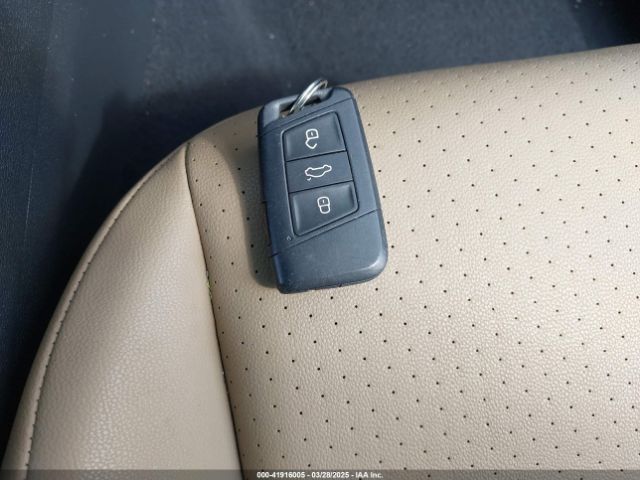 3VWE57BU9KM064213 Volkswagen Jetta 1.4t Sel