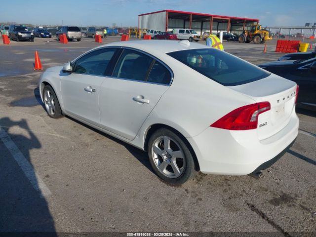 2013 VOLVO S60 YV1612FS8D1232707 Photo 2