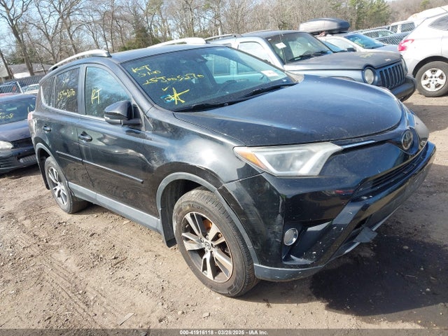 41916118 :رقم المزاد ، 2T3RFREVXHW663758 vin ، 2017 Toyota Rav4 Xle مزاد بيع