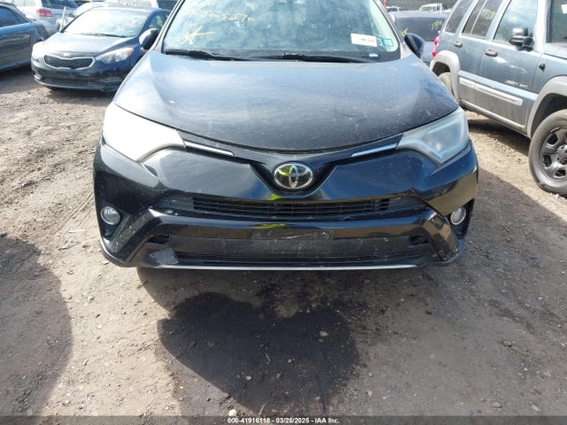 41916118 :رقم المزاد ، 2T3RFREVXHW663758 vin ، 2017 Toyota Rav4 Xle مزاد بيع