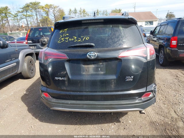 41916118 :رقم المزاد ، 2T3RFREVXHW663758 vin ، 2017 Toyota Rav4 Xle مزاد بيع