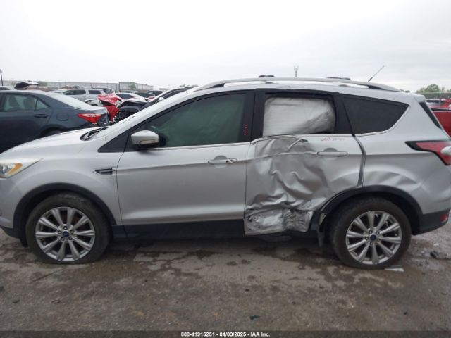 1FMCU0JD1HUB59936 Ford Escape Titanium
