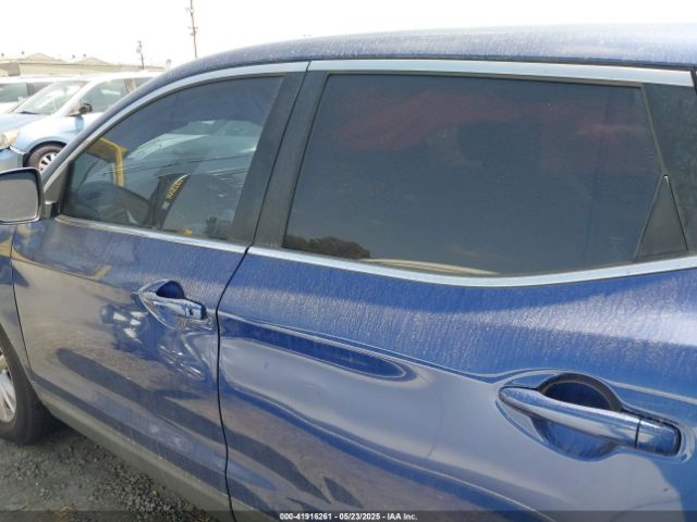 JN1BJ1CP5JW195132 Nissan Rogue Sport S