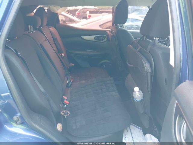 JN1BJ1CP5JW195132 Nissan Rogue Sport S