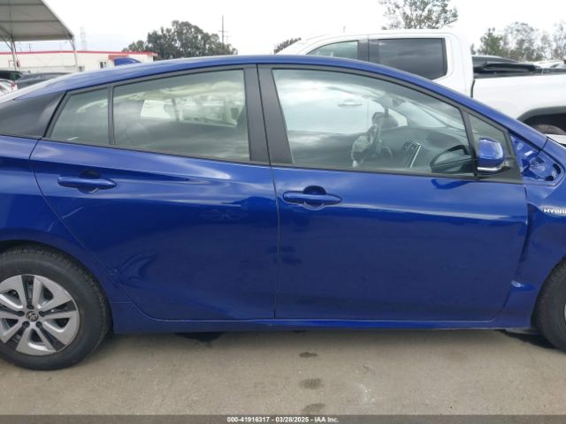 JTDKARFU2G3527602 Toyota Prius Four
