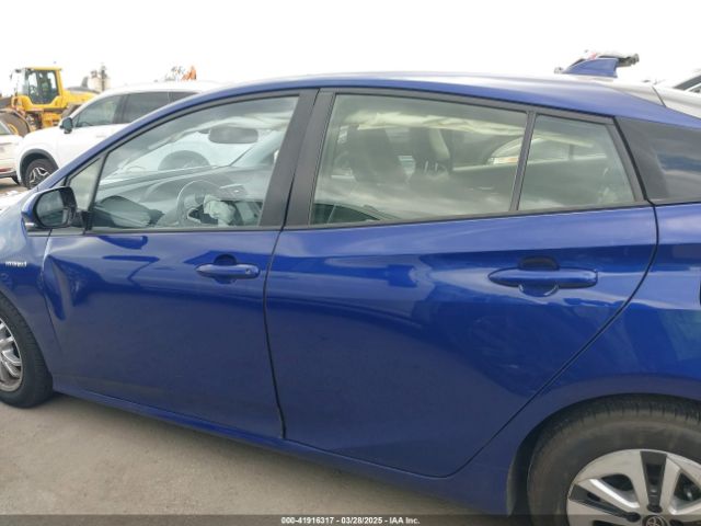 JTDKARFU2G3527602 Toyota Prius Four