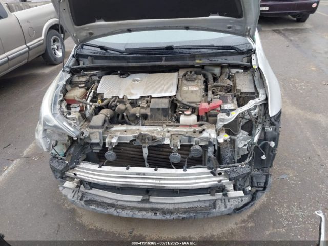 JTDKARFU6G3003594 Toyota Prius Three Touring