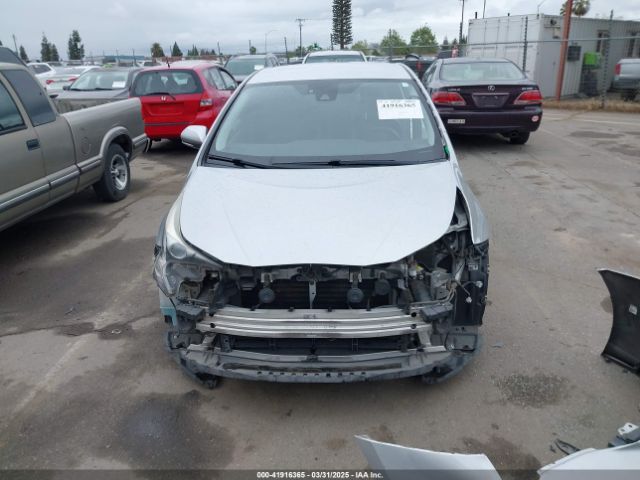 JTDKARFU6G3003594 Toyota Prius Three Touring