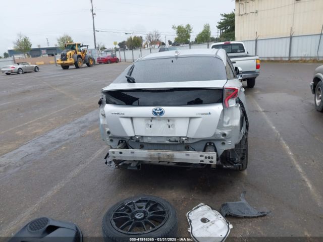 JTDKARFU6G3003594 Toyota Prius Three Touring