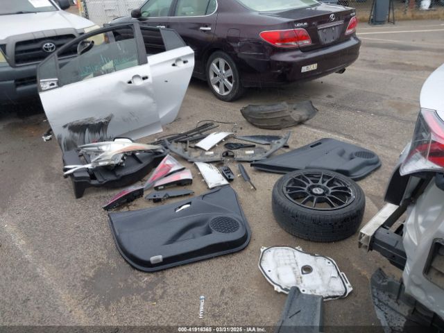 JTDKARFU6G3003594 Toyota Prius Three Touring