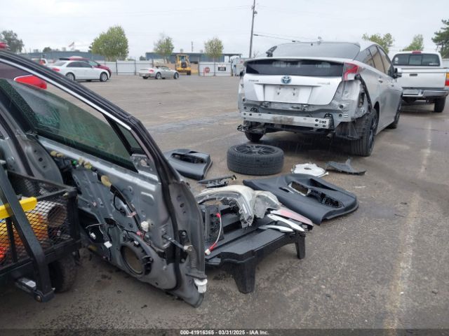 JTDKARFU6G3003594 Toyota Prius Three Touring