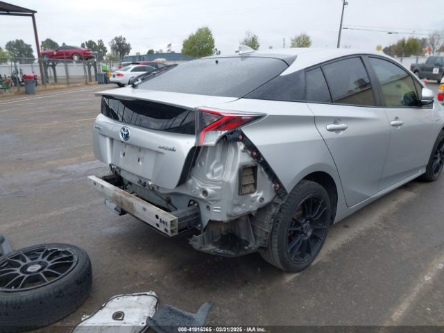 JTDKARFU6G3003594 Toyota Prius Three Touring