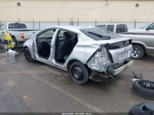 JTDKARFU6G3003594 Toyota Prius Three Touring