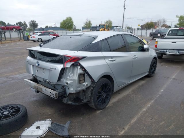 JTDKARFU6G3003594 Toyota Prius Three Touring