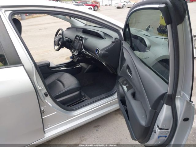 JTDKARFU6G3003594 Toyota Prius Three Touring