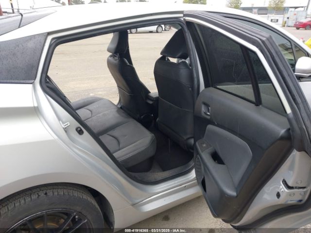JTDKARFU6G3003594 Toyota Prius Three Touring