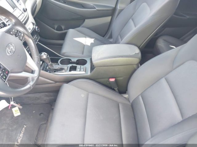 KM8J33A26HU561526 Hyundai Tucson Value