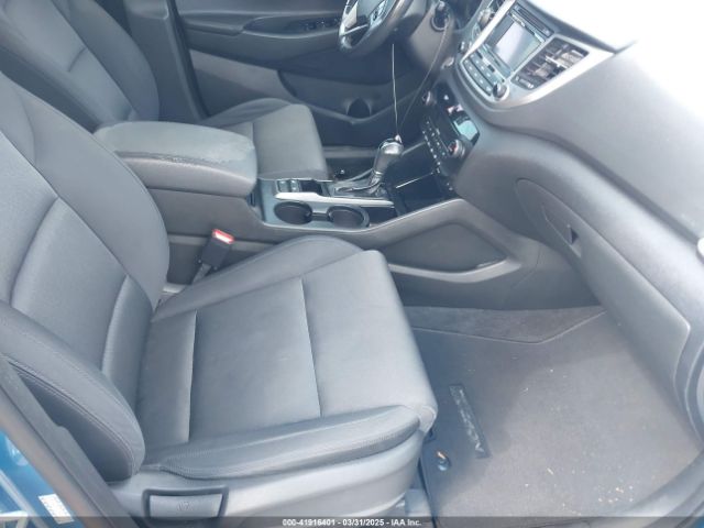 KM8J33A26HU561526 Hyundai Tucson Value
