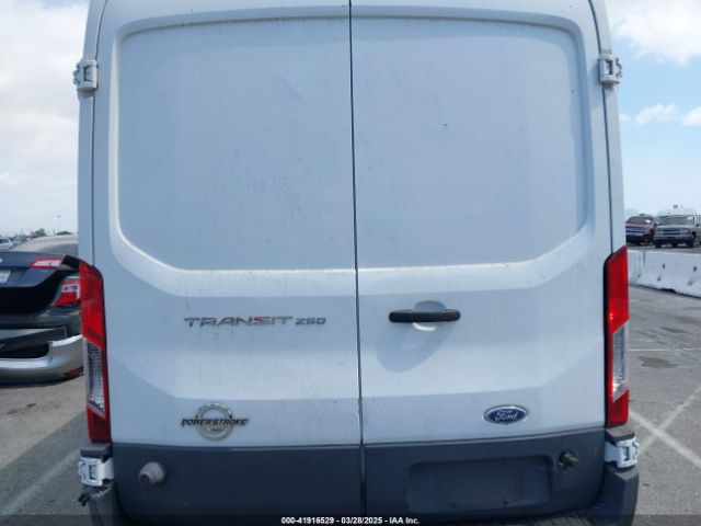 1FTNR2CV5FKA02015 Ford Transit-250