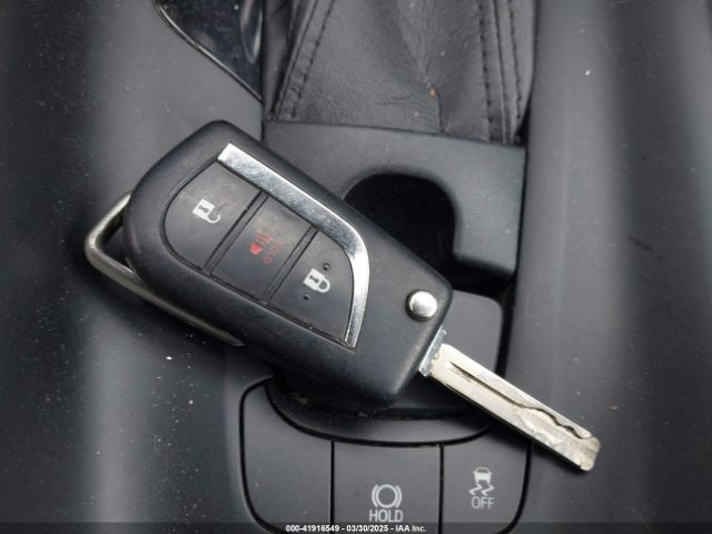 NMTKHMBX2JR024932 Toyota C-HR XLE