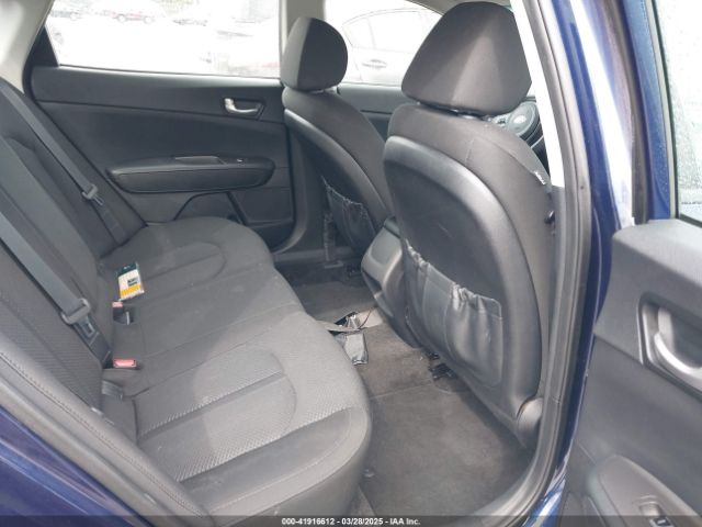 5XXGT4L37JG228841 KIA Optima Lx