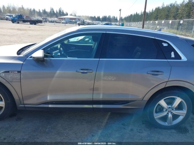 WA1LAAGE4KB012574 Audi E-tron Premium Plus