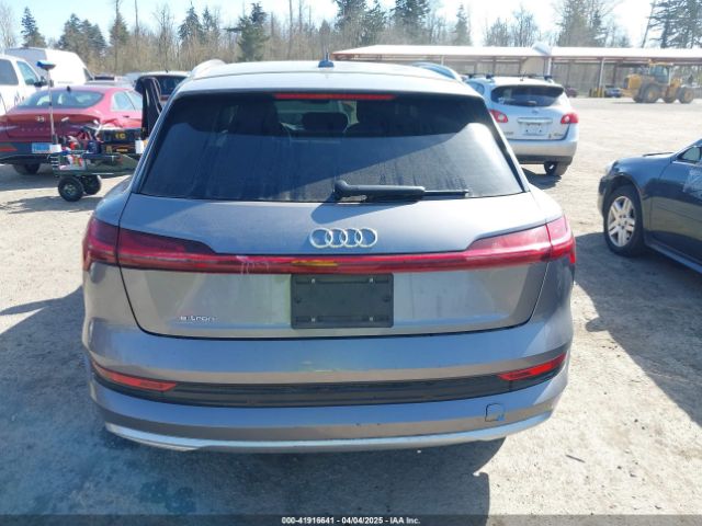 WA1LAAGE4KB012574 Audi E-tron Premium Plus