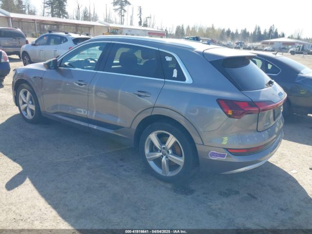 WA1LAAGE4KB012574 Audi E-tron Premium Plus