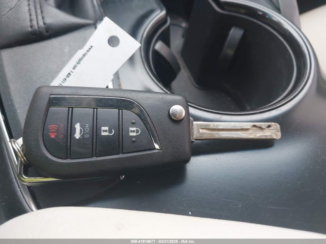4T1B11HK3JU663585 Toyota CAMRY LE