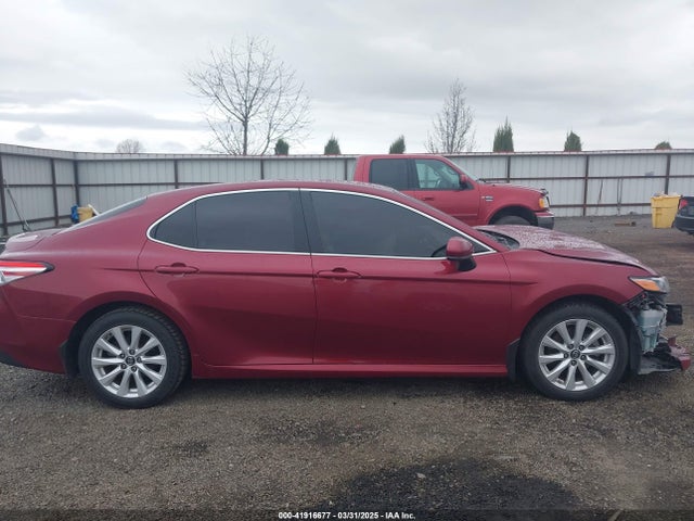 4T1B11HK3JU663585 Toyota CAMRY LE