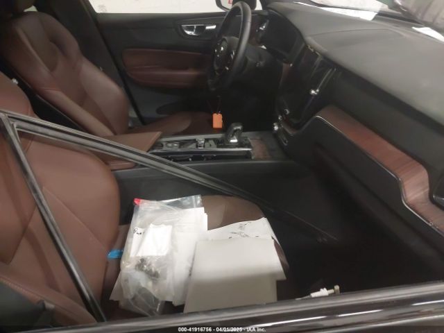 YV4L12RL4P1267842 Volvo Xc60 B5 Plus Dark Theme