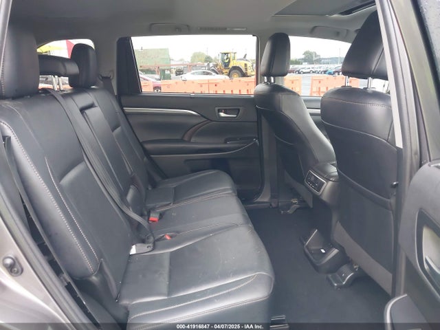 5TDDZRFH2KS969307 Toyota Highlander Limited