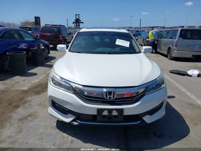 1HGCR3F98GA031819 Honda Accord Touring