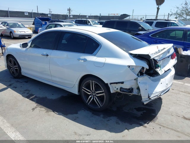 1HGCR3F98GA031819 Honda Accord Touring