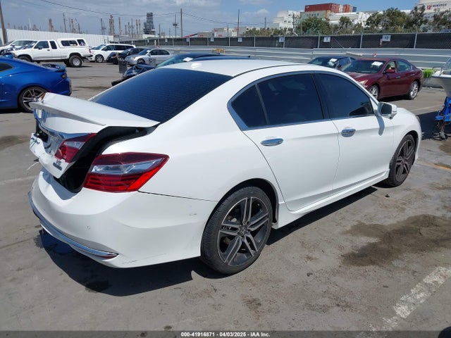 1HGCR3F98GA031819 Honda Accord Touring