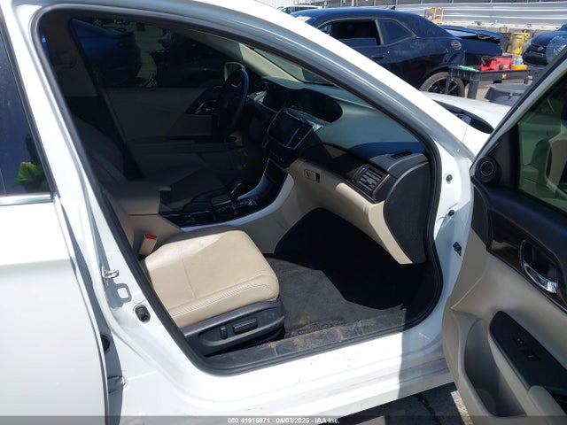 1HGCR3F98GA031819 Honda Accord Touring