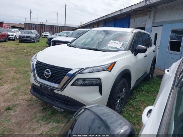 JN8AT3AA4MW017721 Nissan Rogue S Fwd