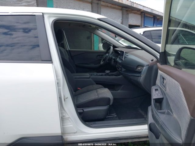 JN8AT3AA4MW017721 Nissan Rogue S Fwd