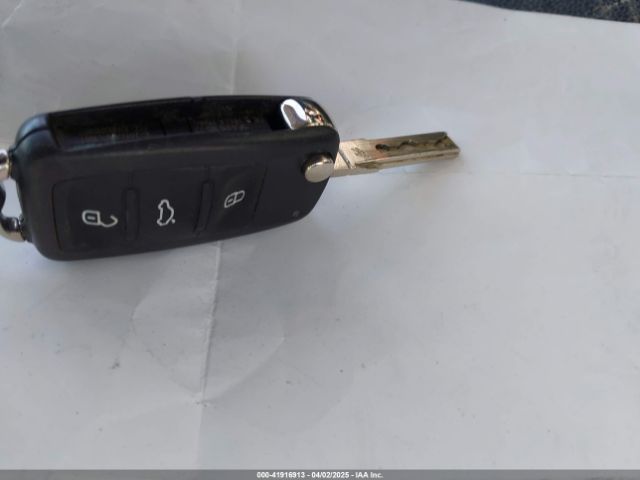 1VWBT7A38FC018848 Volkswagen Passat 1.8t Se