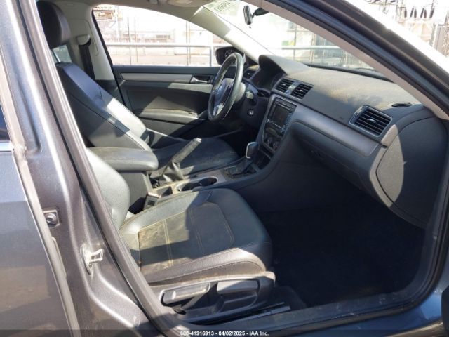 1VWBT7A38FC018848 Volkswagen Passat 1.8t Se