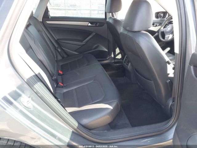 1VWBT7A38FC018848 Volkswagen Passat 1.8t Se