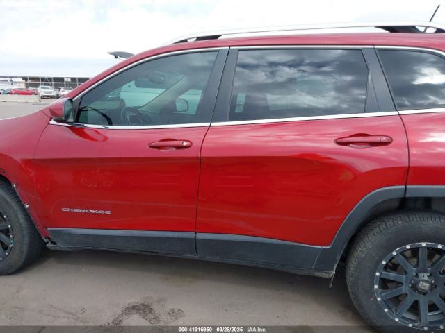 1C4PJLCS1HW669834 Jeep Cherokee Latitude Fwd