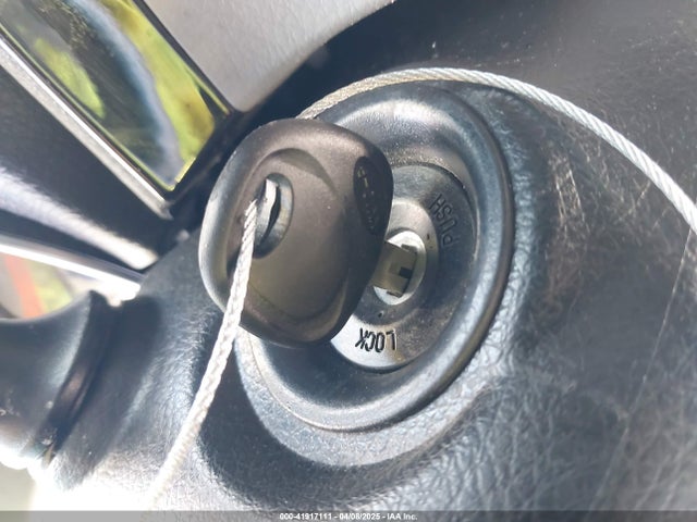 5XYKT3A66EG472967 KIA SORENTO LX