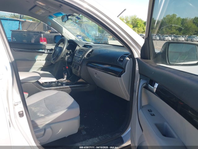 5XYKT3A66EG472967 KIA SORENTO LX