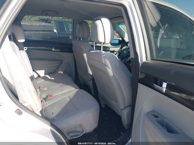 5XYKT3A66EG472967 KIA SORENTO LX