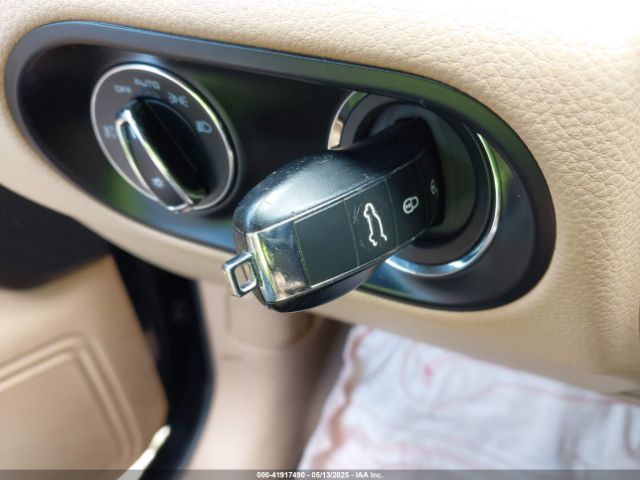 2017 PORSCHE MACAN WP1AA2A58HLB04879 Photo 10